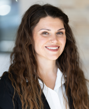 Photo of Kari Whelan